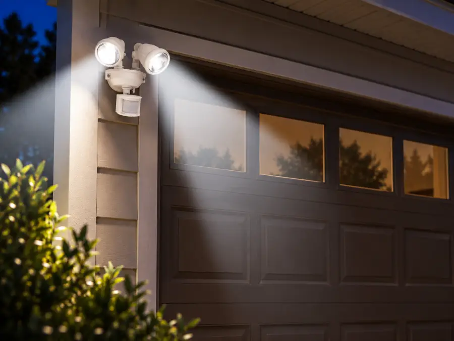 MAXSA Dual-Head Solar Security Floodlight